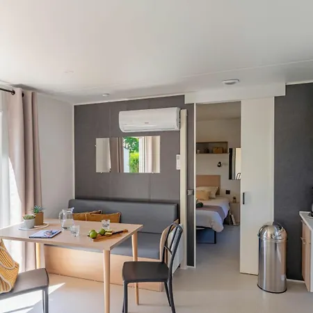 4p 2bdrms Aircon Camping *