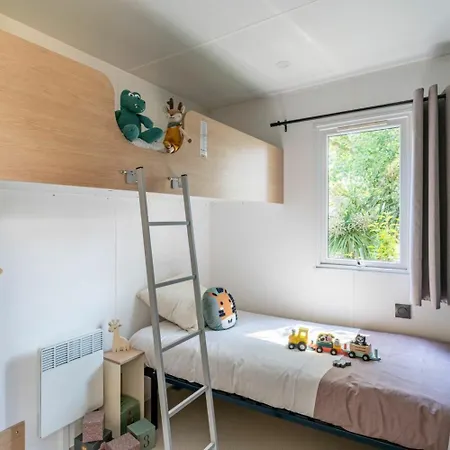 4p 2bdrms Aircon Camping