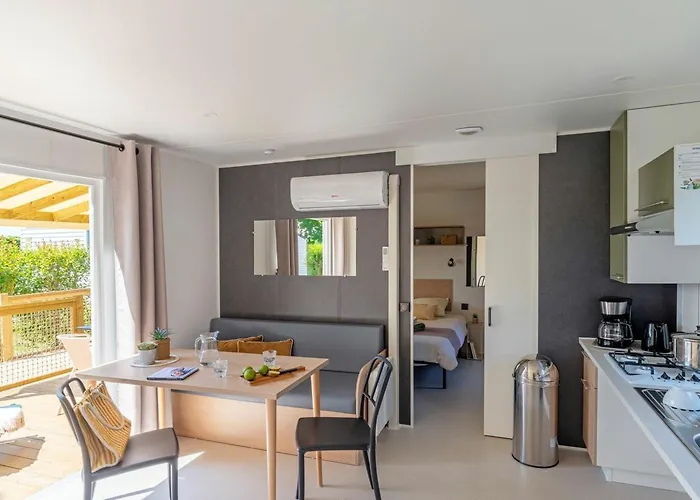 4p 2bdrms Aircon Camping *