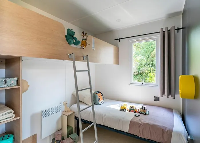 4p 2bdrms Aircon Camping