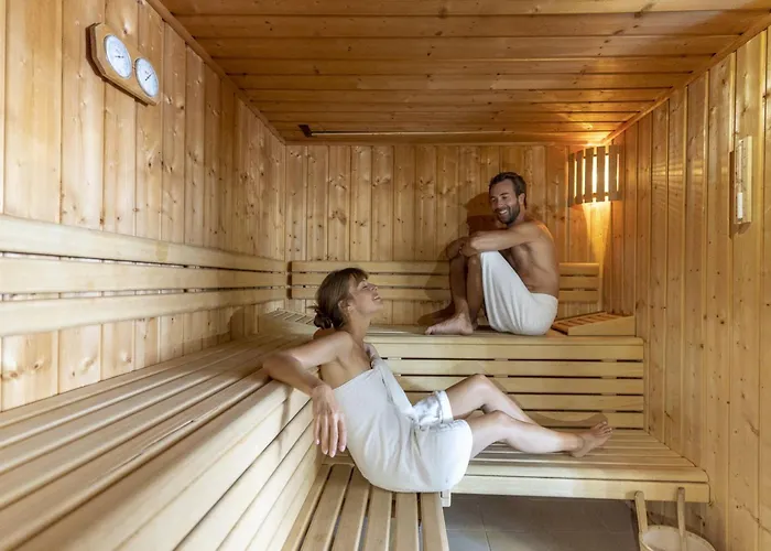 4p 2bdrms Aircon Camping *